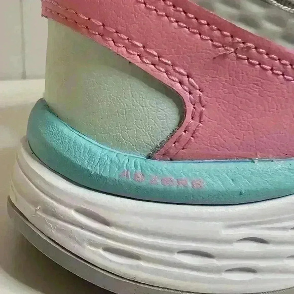 NWOT New Balance Abzorb Gray Pink Teal Sneakers Size 5 - Picture 4 of 7